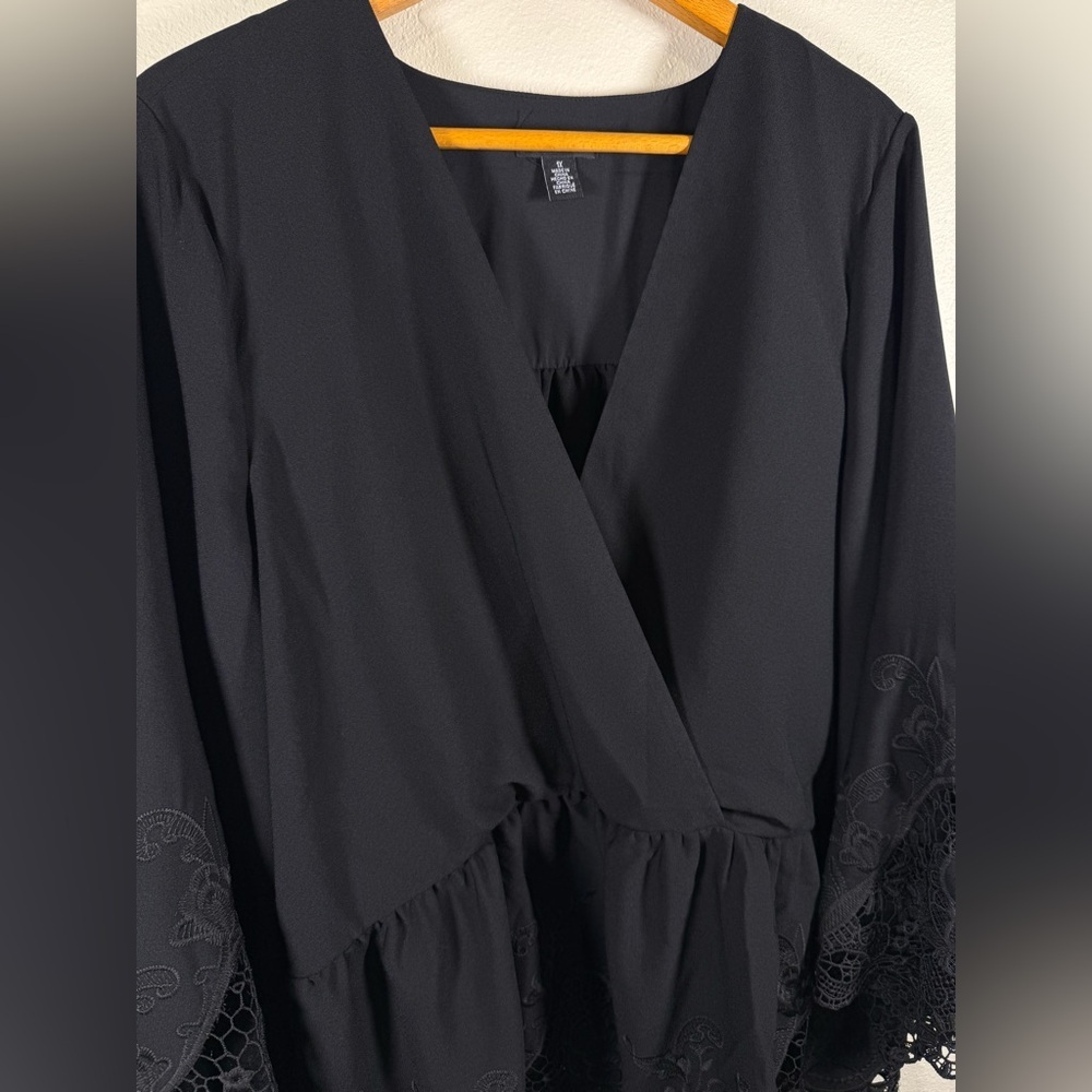 Nina Leonard Women's Surplice Neck Bell Sleeve Hi-Low Top Black Embroidered 1X - Picture 3 of 10